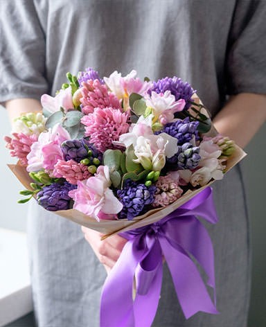 Бесплатная доставка цветов в Кириллове